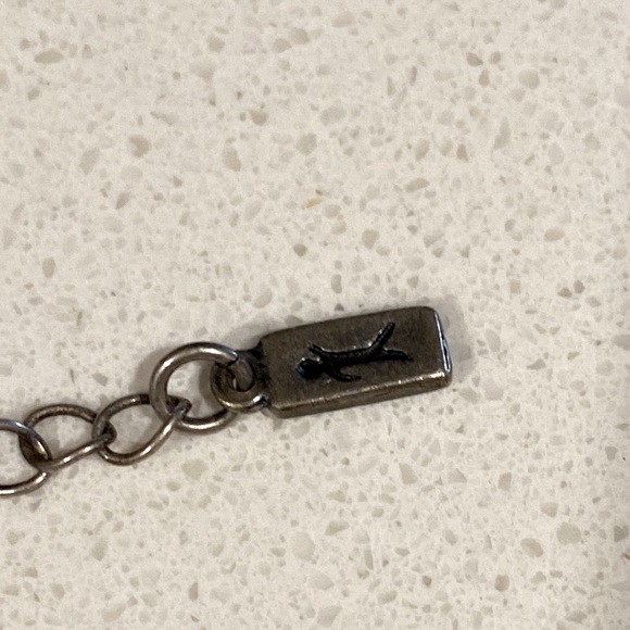 Beautiful local designer short necklace - Picture 3 of 5